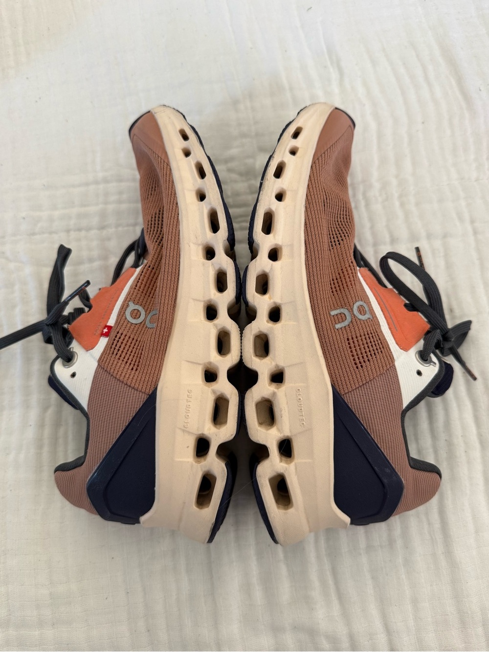 On Running Cloudstratus Size 8 - Picture 6 of 9